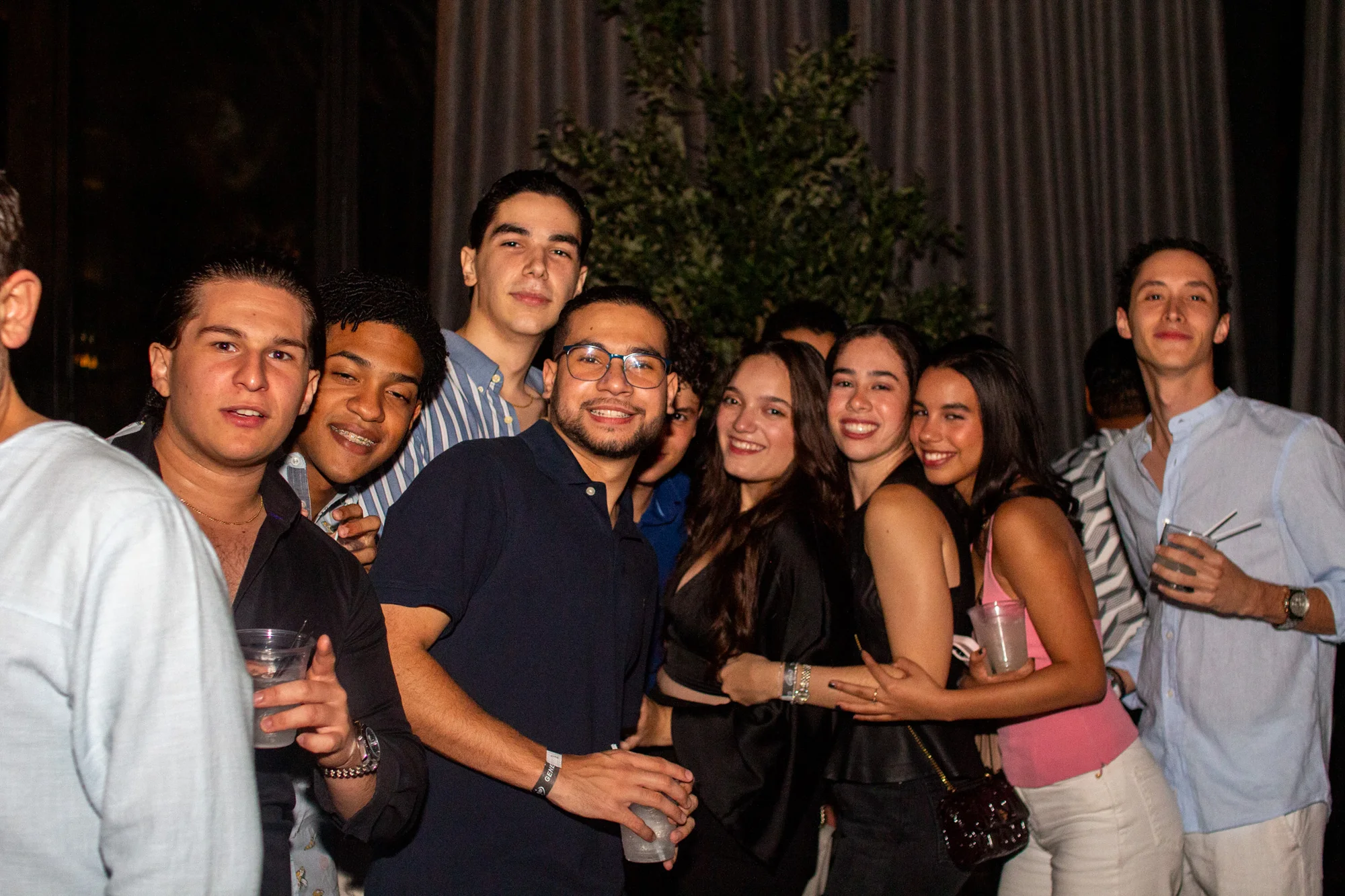 Crowd on a club night captured by NOCHARTE